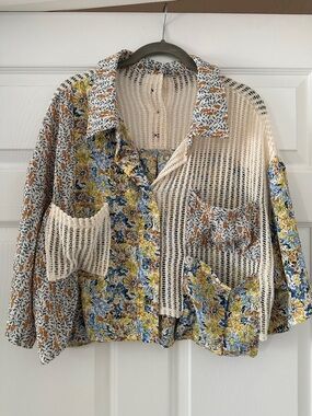 POL Mixed Floral Crochet Panel Crop Top in Yellow, Blue, Cream